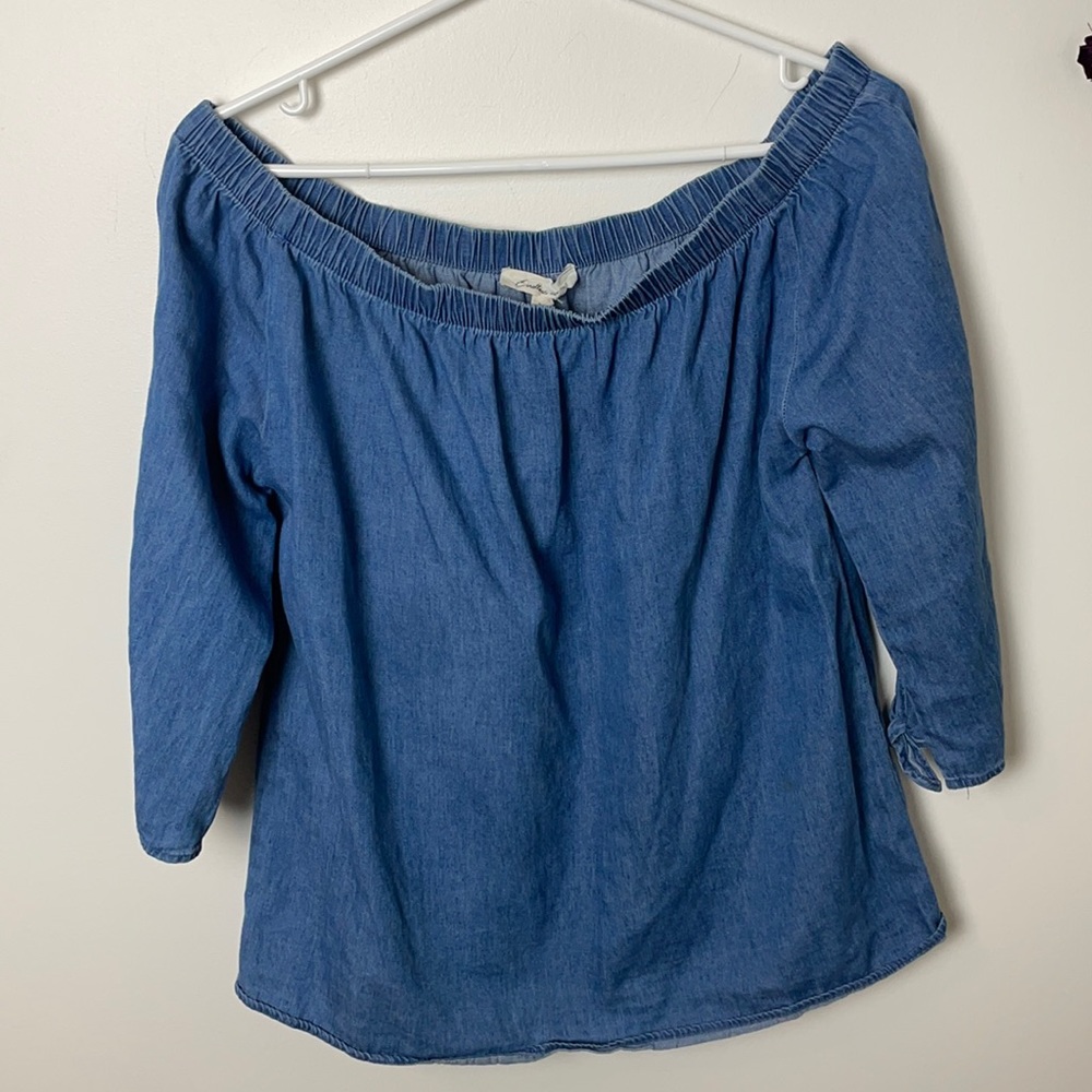 Off the shoulder long sleeve